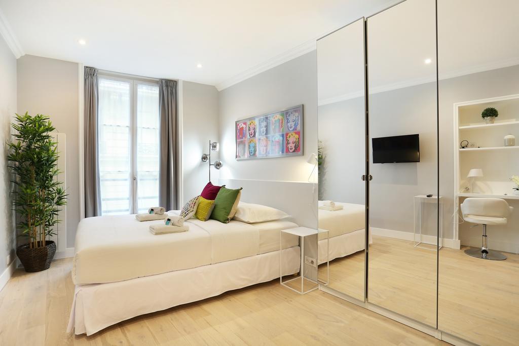 Rent A Room - Residence Blanche Paris Eksteriør bilde