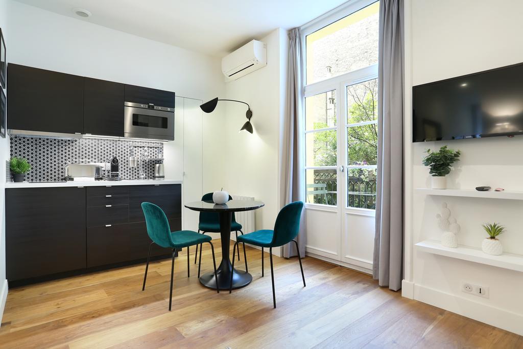 Rent A Room - Residence Blanche Paris Eksteriør bilde